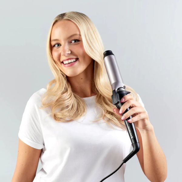 Rizador Remington Titanio CI5438-110F 38mm demostración en modelo rubia con ondas grandes y barril cerámica Ultra