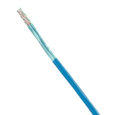 Cable Cat6A UTP 305m azul, ideal para ambientes interiores, material de polietileno de alta densidad.