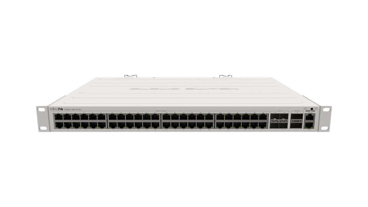 Cloud Router Switch capa 3 MikroTik CRS354-48G-4S+2Q+RM con 48 puertos gigabit, 4 ranuras SFP+ y 2 ranuras QSFP+, version para rack - frontal del switch con 48 puertos RJ45 y ranuras SFP+/QSFP+