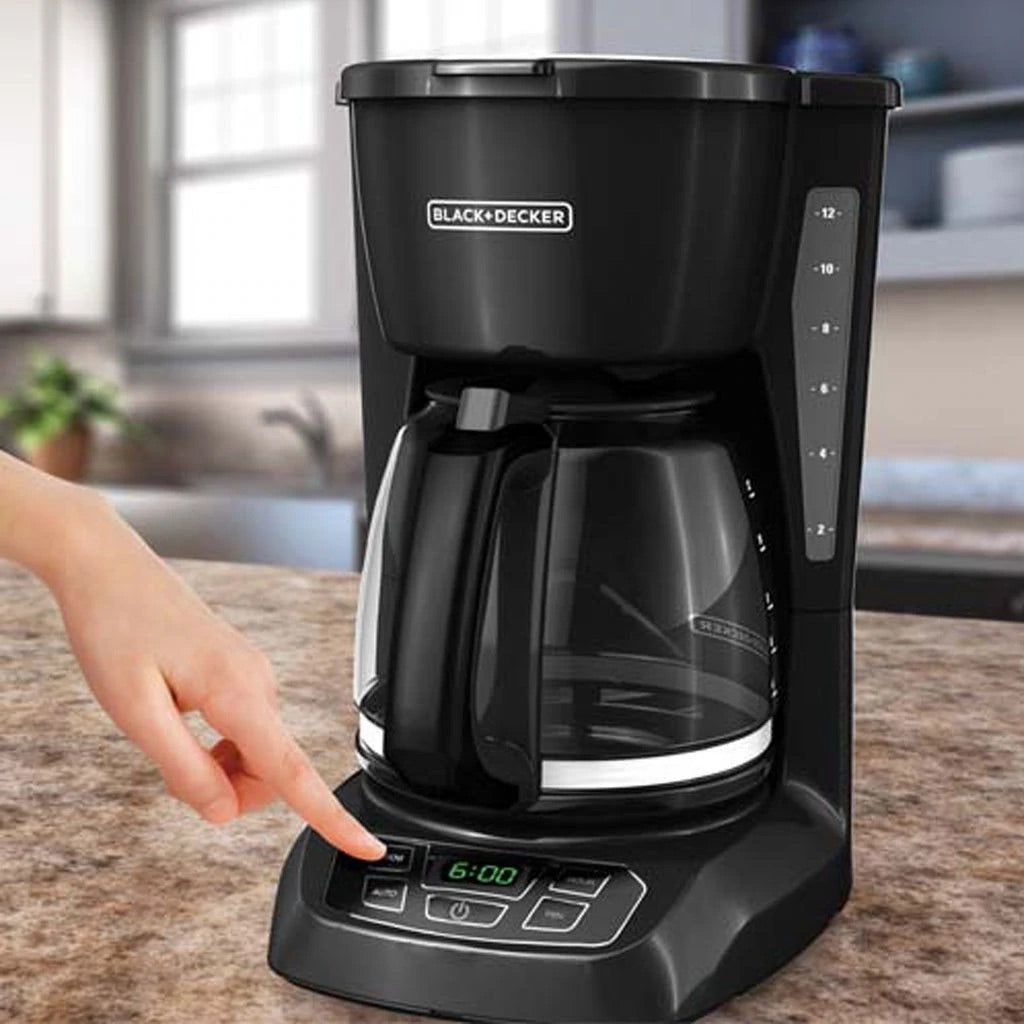 Black + Decker Cafetera 12 Tazas Negra Digital Cm1105B