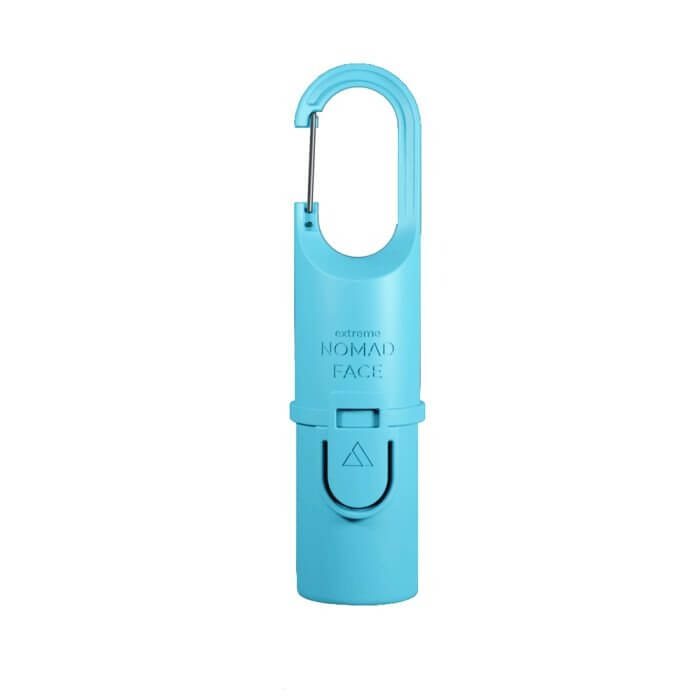 Protector solar Nomad Face Stick SPF50 en envase azul para actividades al aire libre