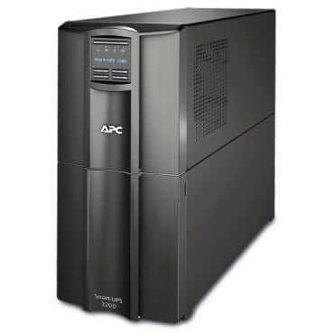 UPS APC Smart-UPS de 2200VA para protección de equipos eléctricos.