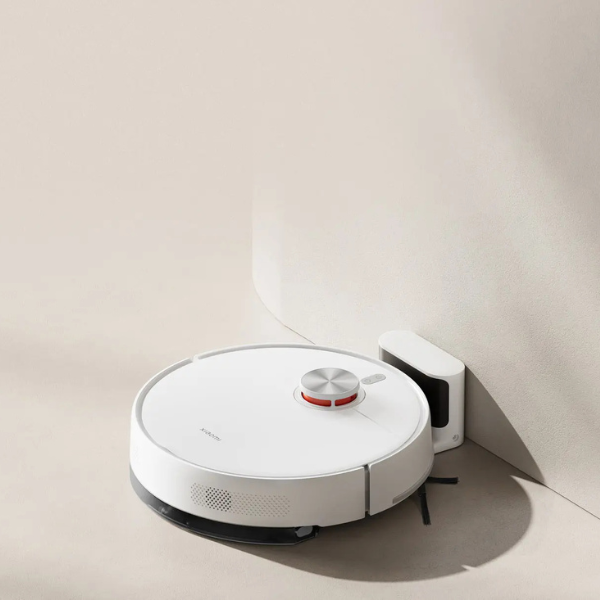 Aspiradora Xiaomi Robot Vacuum S40 US 66889 blanco en estación de carga, potente succión de 10000 Pa y navegación láser LDS.