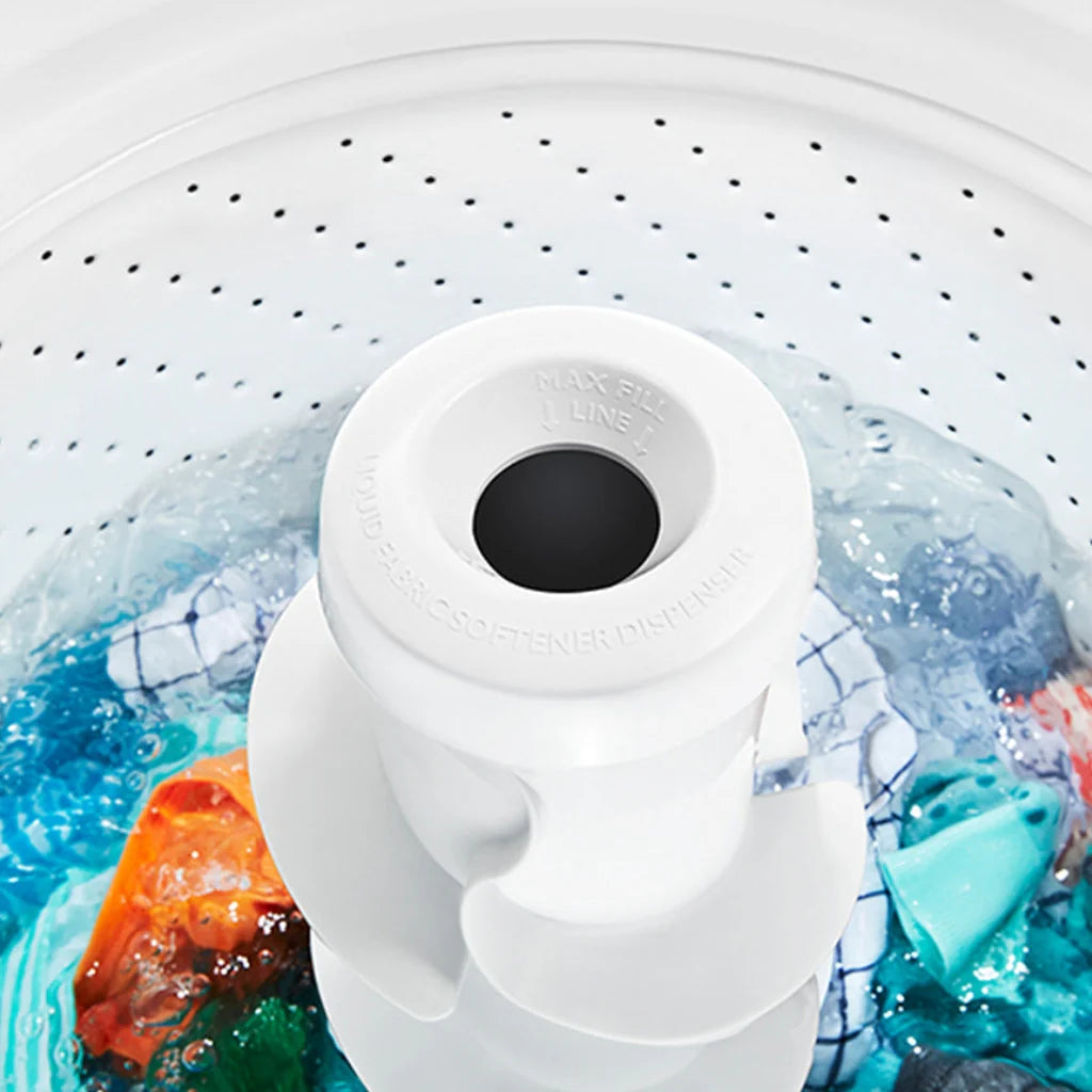 Centro de Lavado de Gas Whirlpool (7MWGT4027HW) Lavadora y secadora, vista interior del agitador y ropa en lavado