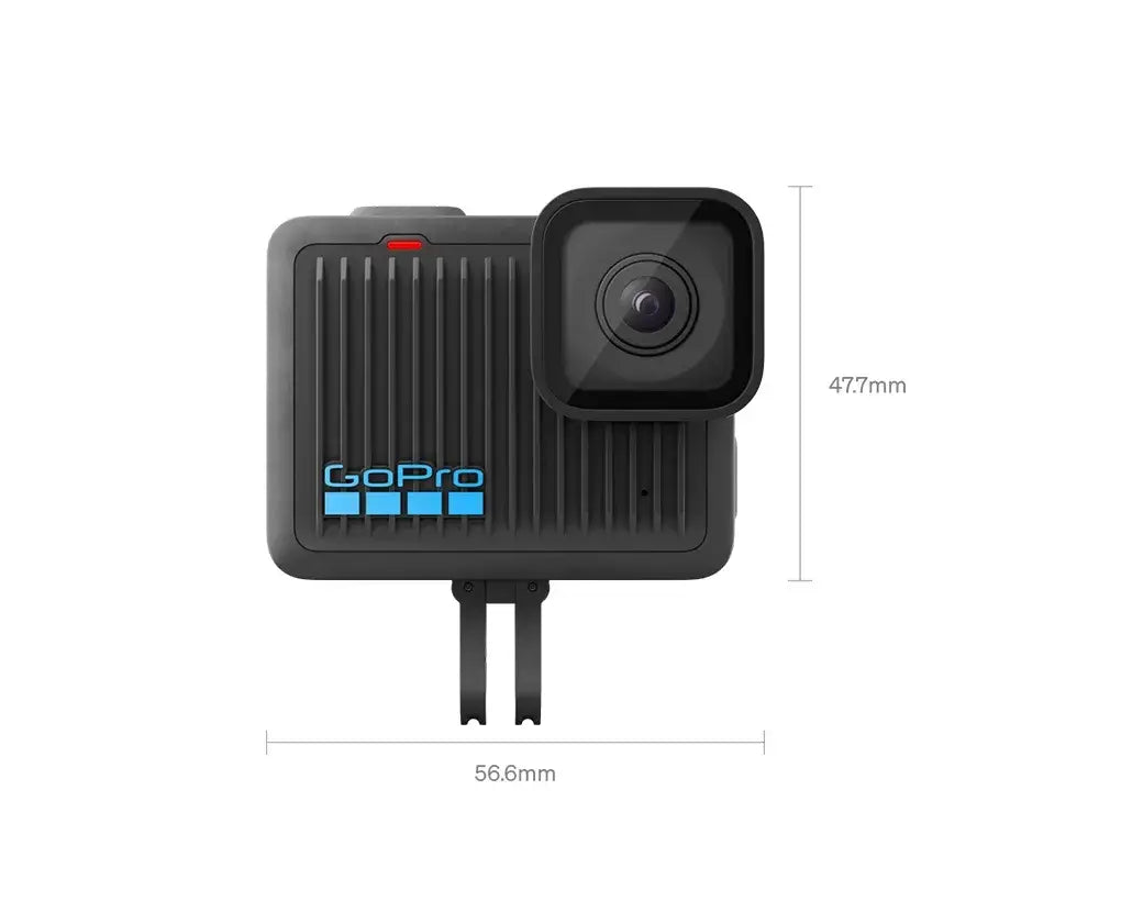 Imagen de la cámara GoPro Hero 4K con dimensiones y diseño compacto, ideal para aventuras al aire libre.