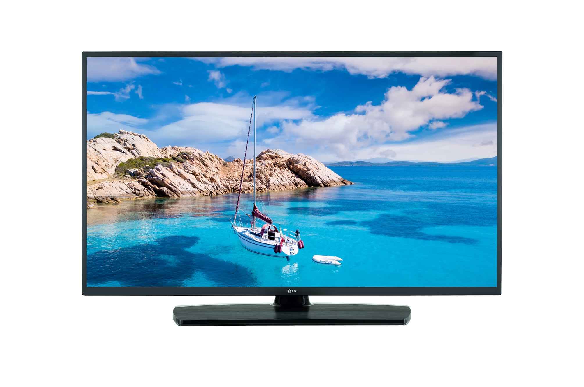 pantalla TV 55 pulgadas 4K UHD hospitalidad mostrando un paisaje marino con un velero en aguas turquesas.