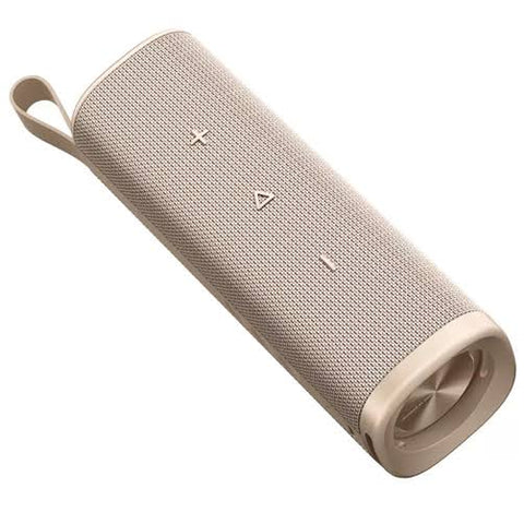 PARLANTE XIAOMI SOUND OUTDOOR DORADO con Bluetooth 5.4, resistencia IP67, 30 W de potencia y diseño portátil.