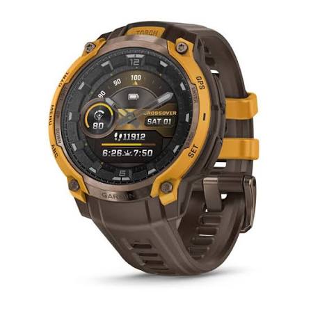 Reloj inteligente GARMIN Instinct® Crossover AMOLED Bronce con pantalla de 1.2 pulgadas y funciones avanzadas de monitoreo de salud.