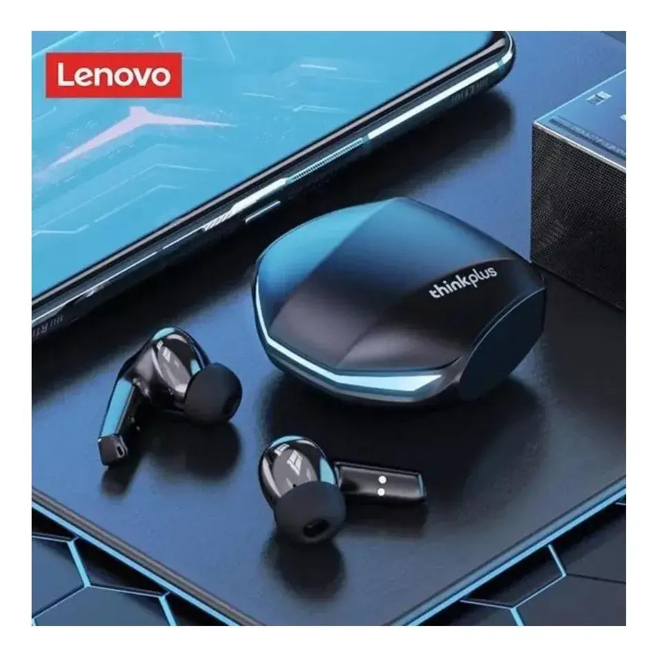 Auriculares Bluetooth gaming baja latencia de Lenovo GM2 Pro junto a un teléfono y estuche de carga.