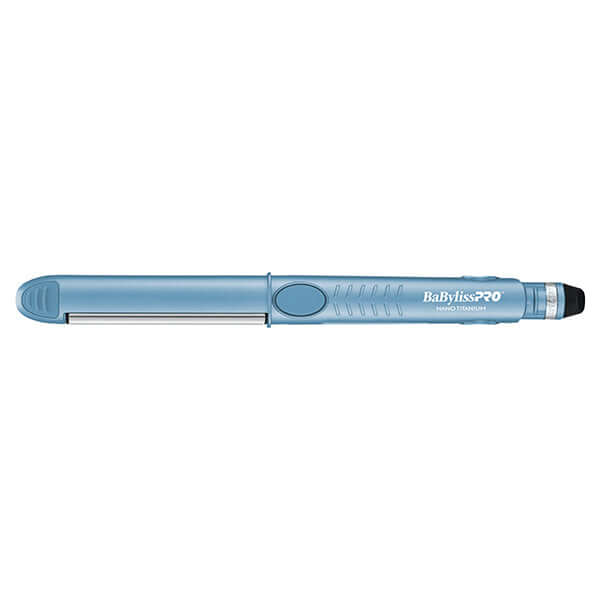 PLANCHA NANOTITANIUM 1" U STYLER BABYLISS PRO en color azul, plancha de cabello delgada y profesional