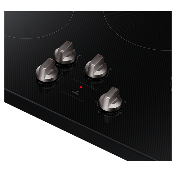 Cooktop eléctrico Samsung 30" con mandos frontales en diseño elegante y funcional.