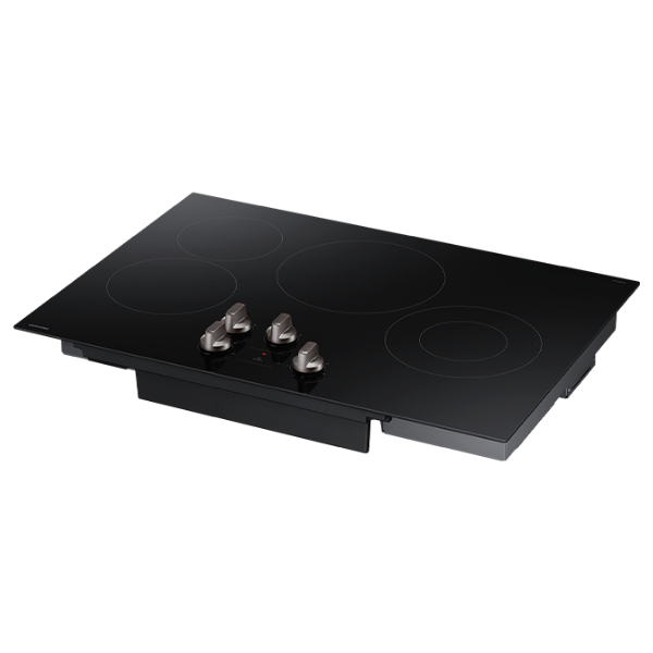 Cooktop eléctrico Samsung 30" con cuatro superficies de calor y mandos frontales, diseño elegante y funcional.