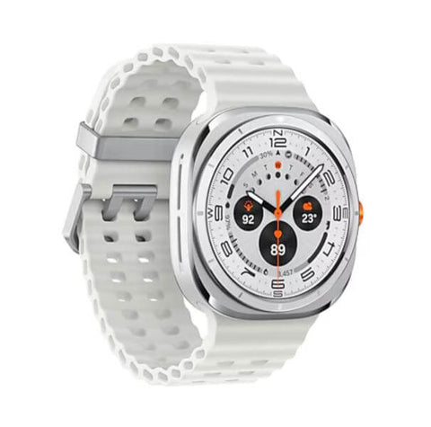 Reloj inteligente Samsung Galaxy Watch Ultra 47mm con pantalla brillante y diseño elegante.